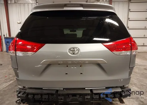 2011 Toyota Sienna Le V6 from USA, damaged, VIN 5TDKK3DC6BS046313